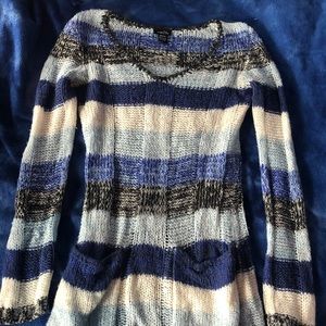 Blue chromatic sweater